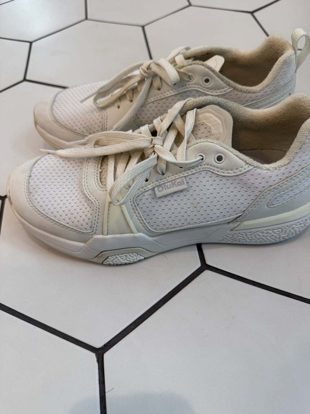 OluKai 'Anau Women's Court Sneakers White Size US 7
